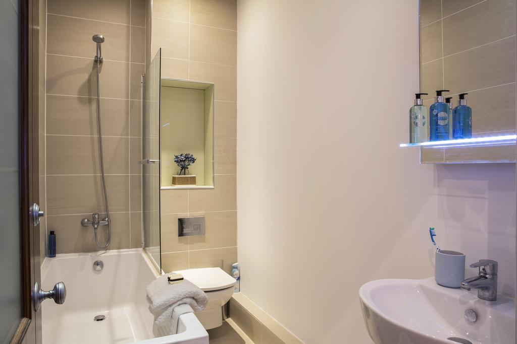 Finchley Central Luxury 3 Bed Triplex Loft Style Apartment Гендон Екстер'єр фото