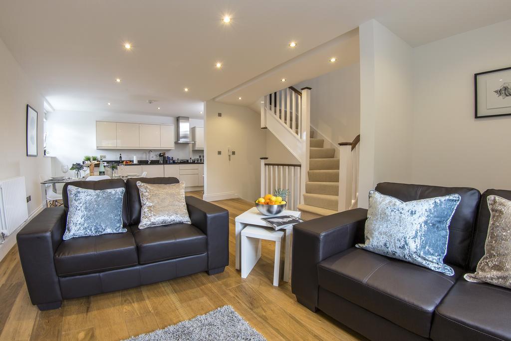 Finchley Central Luxury 3 Bed Triplex Loft Style Apartment Гендон Екстер'єр фото